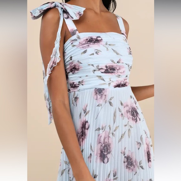 NWT Lulus Gorgeous Purpose Blue Floral Pleated Bow Maxi Dress S Cottage Wedding - Picture 5 of 6